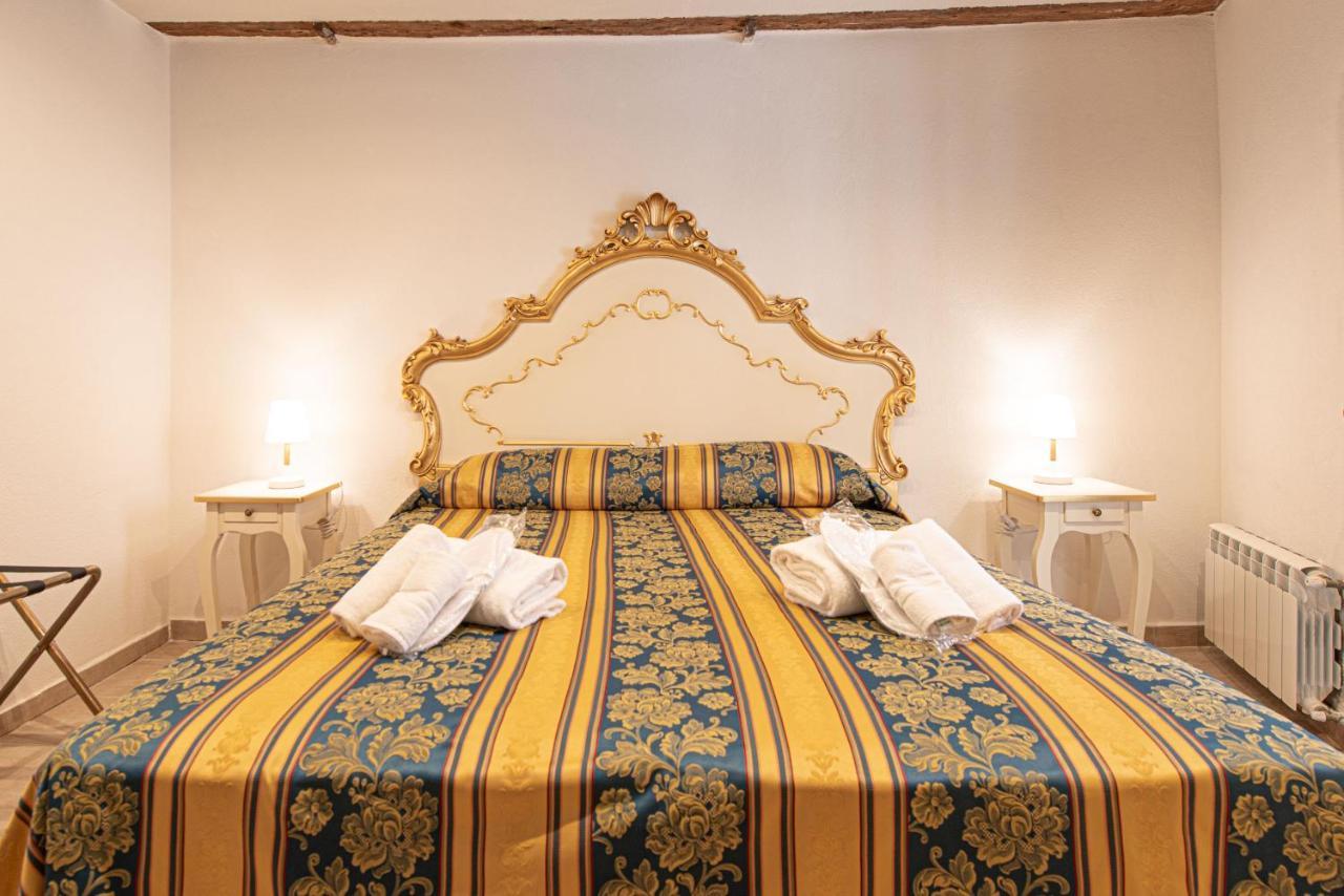 Ca' Leoncino - Venice Canal Front Apartment Экстерьер фото
