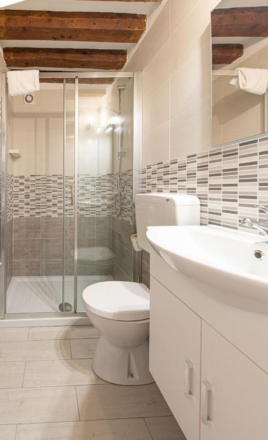 Ca' Leoncino - Venice Canal Front Apartment Экстерьер фото
