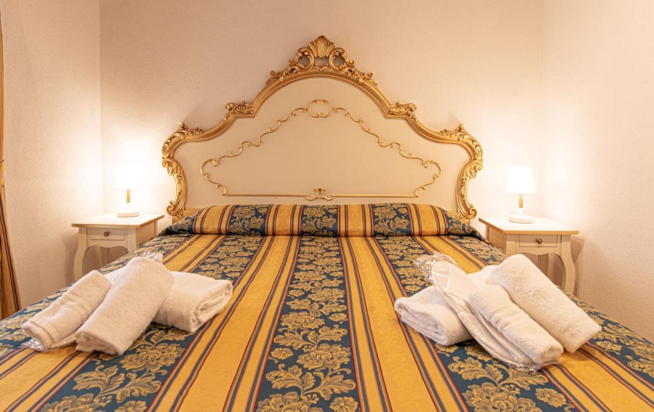Ca' Leoncino - Venice Canal Front Apartment Экстерьер фото