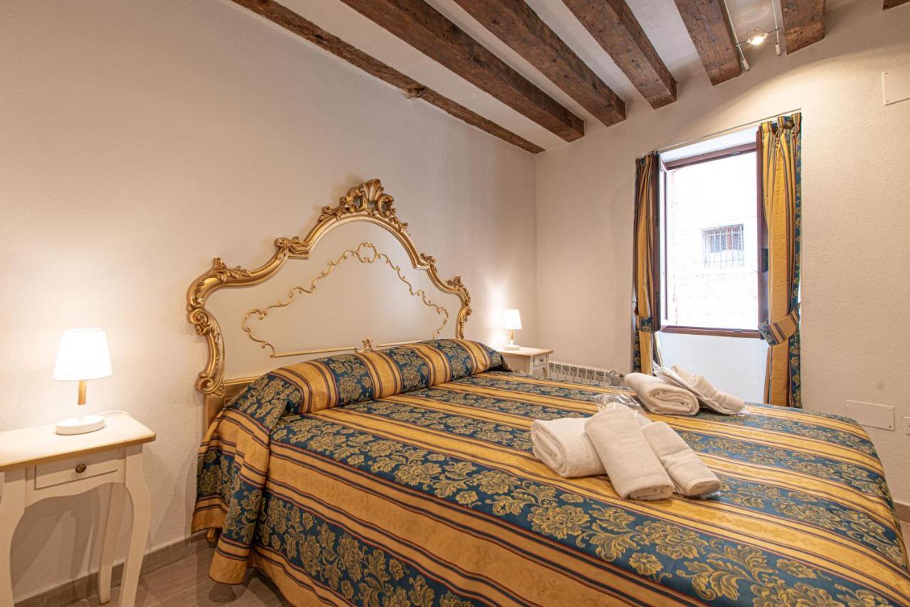 Ca' Leoncino - Venice Canal Front Apartment Экстерьер фото