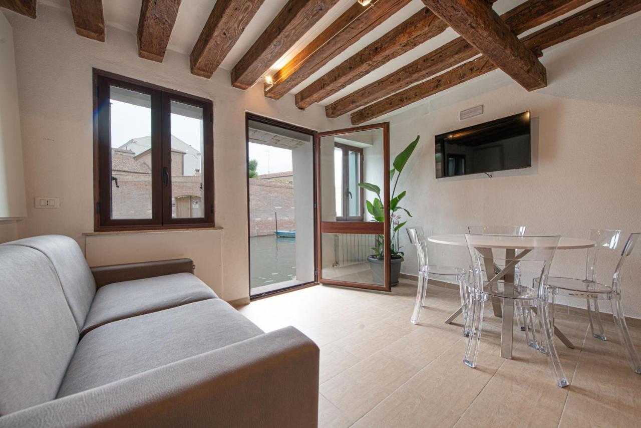 Ca' Leoncino - Venice Canal Front Apartment Экстерьер фото